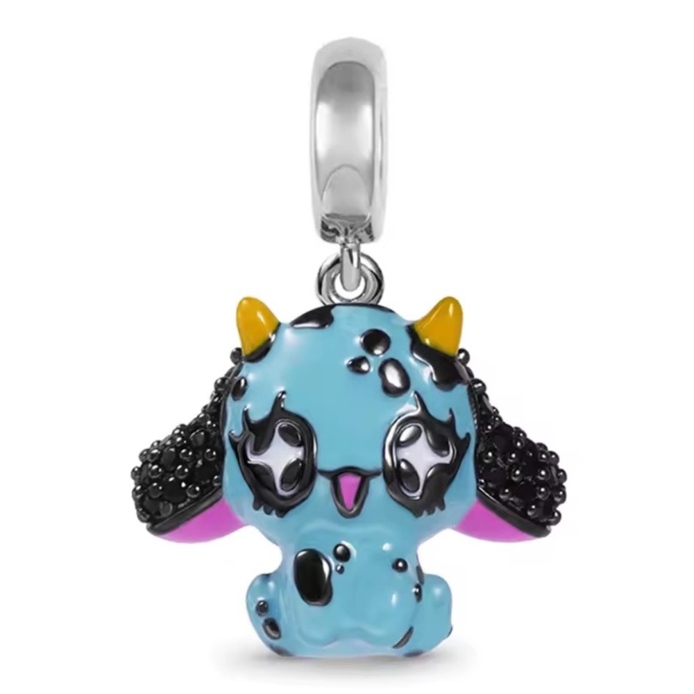 NWOT Cute Dairy Cattle Pendant Inlaid with black small Stones Dangle Charm 925